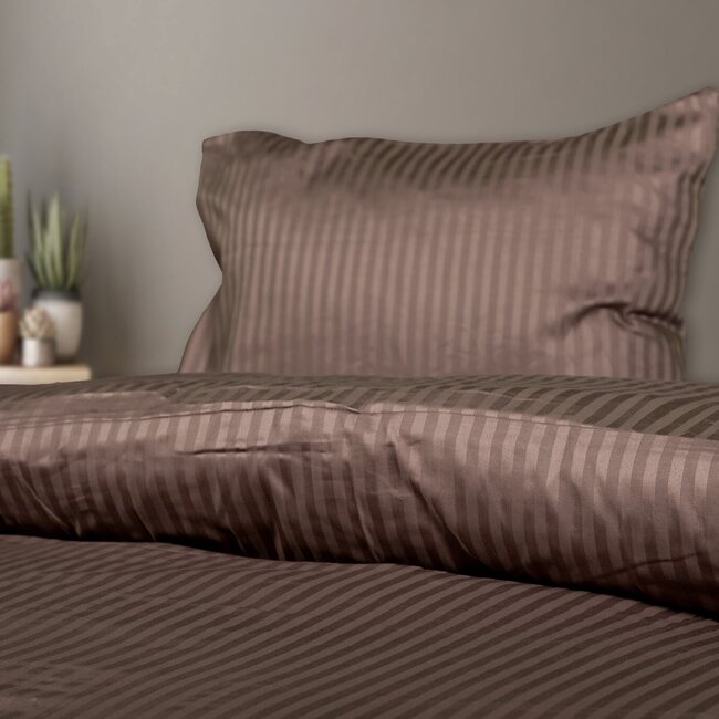 Hotelstreep dekbedovertrek - donkerbruin - katoen satijn