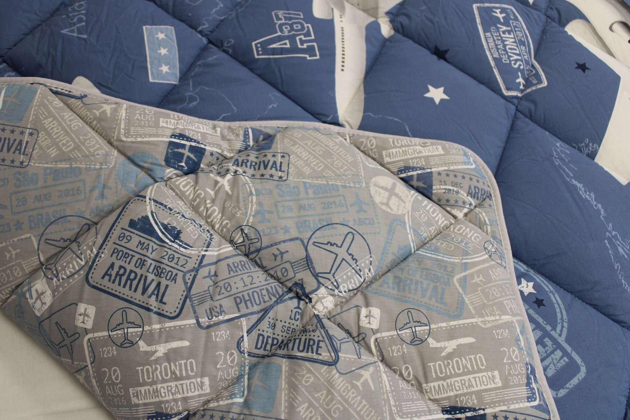 Dekbed zonder overtrek plus kussensloop - Arrival - katoen tijk - 140x200 + 60x70 cm