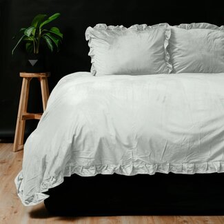 Sleeptime Velvet dekbedovertrek ruffles - cappuccino wit