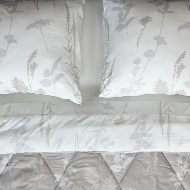 Dekbed zonder overtrek inclusief kussensloop - Silhouette Leaves - Microvezel - 300gsm