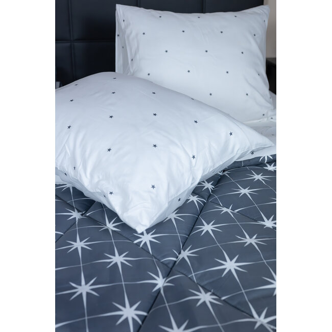 Dekbed zonder overtrek inclusief kussensloop - Nothern Stars - Microvezel - 300gsm