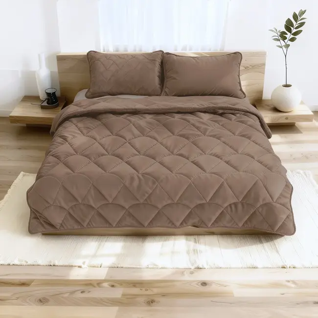Lazy Velvet dekbed zonder overtrek inclusief kussensloop - taupe/bruin