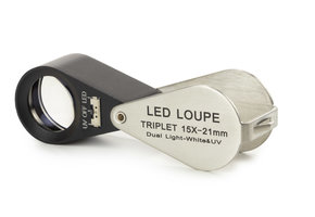 Klappbare Lupe Triplet 15x mit LED- und UV-Beleuchtung