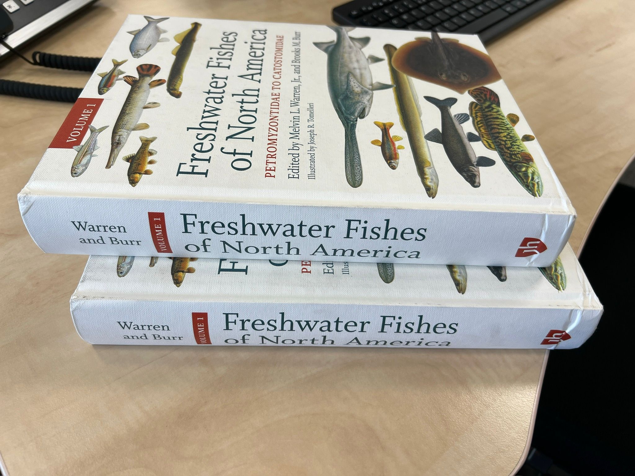 Damaged copy - Freshwater Fishes of North America, Volume 1: Petromyzontidae to Catostomidae