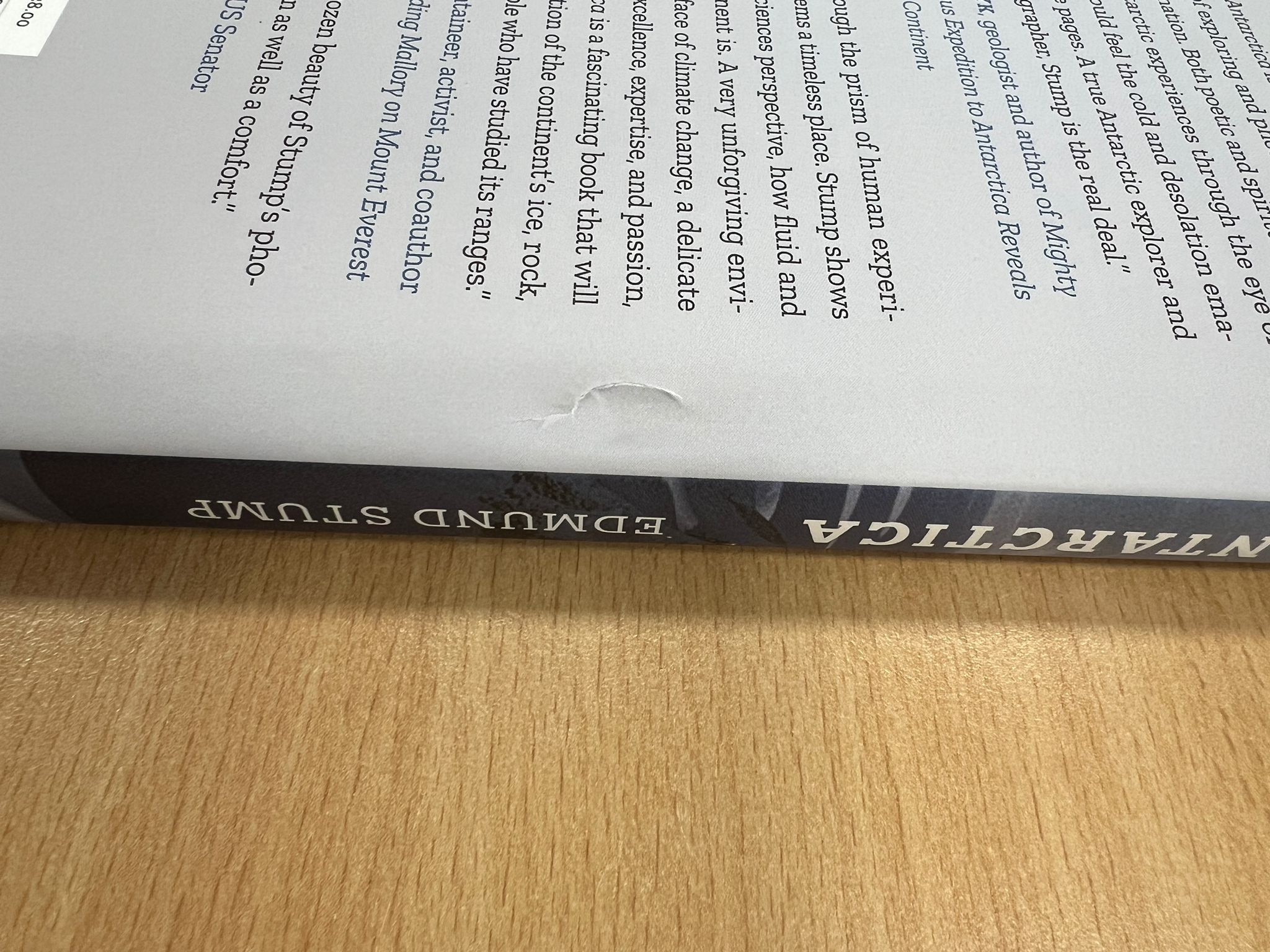 Damaged copy - Otherworldly Antarctica - Ice, Rock, and Wind at the Polar Extreme