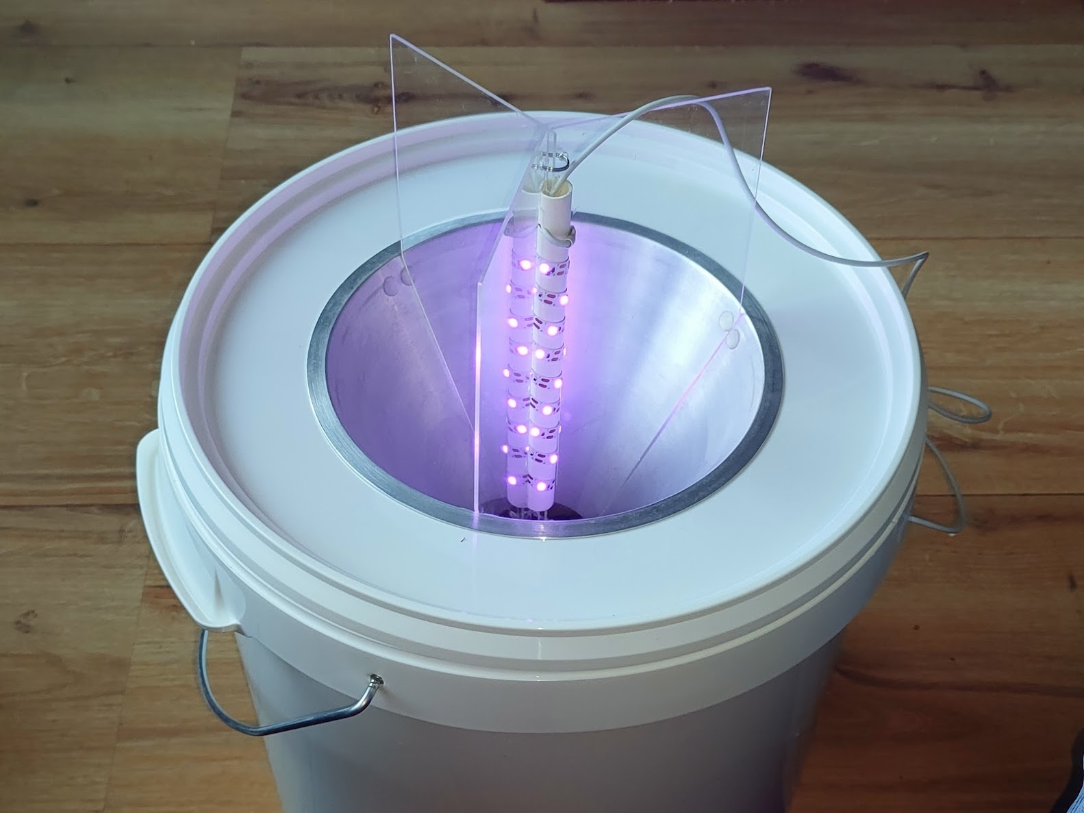 LED bucket 2.0 Moth Trap