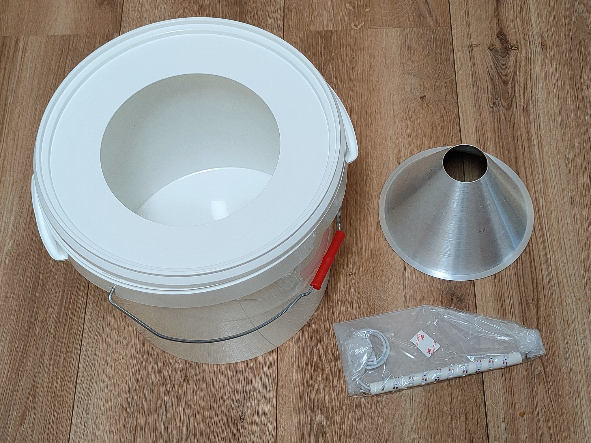 LED bucket 2.0 Moth Trap
