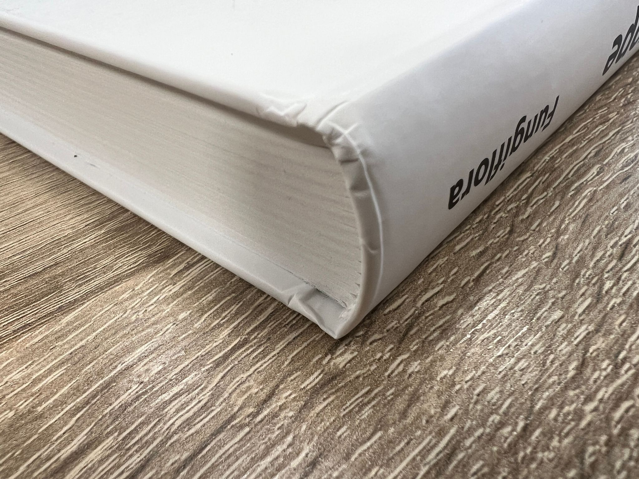 Beschadigd exemplaar - Synopsis Fungorum, Volume 37 - Poroid Fungi of Europe