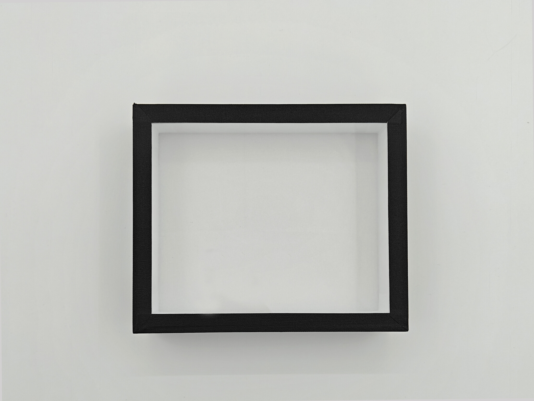 Black display box 15x18cm