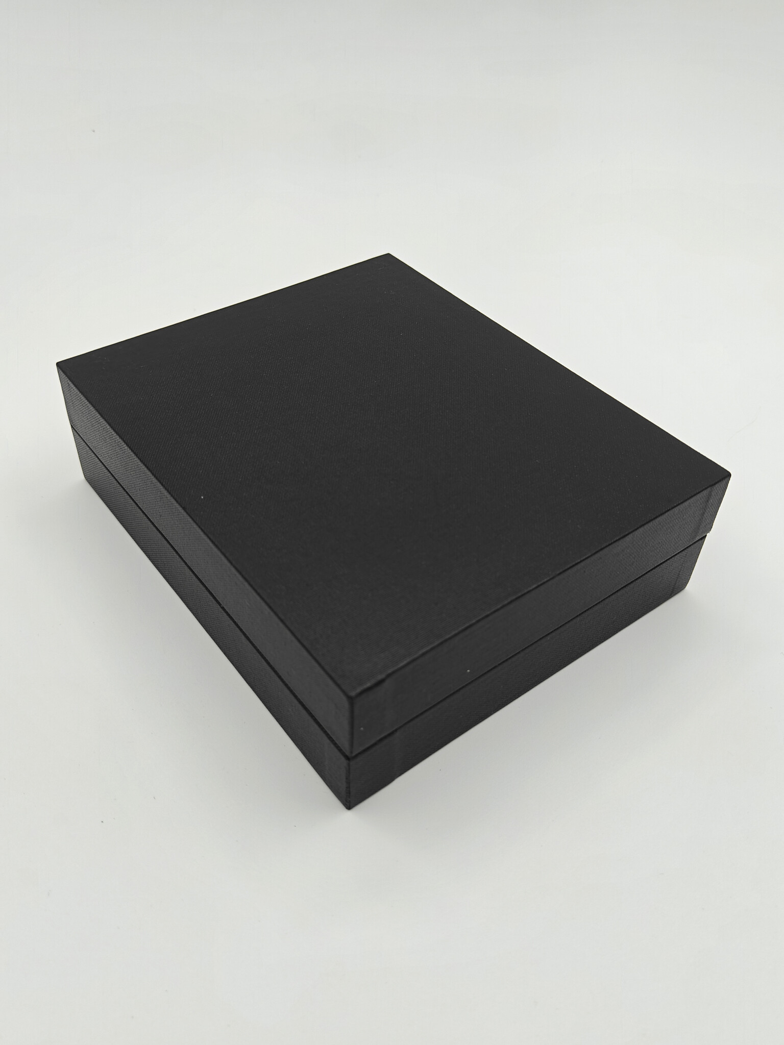 Sturdy transport box