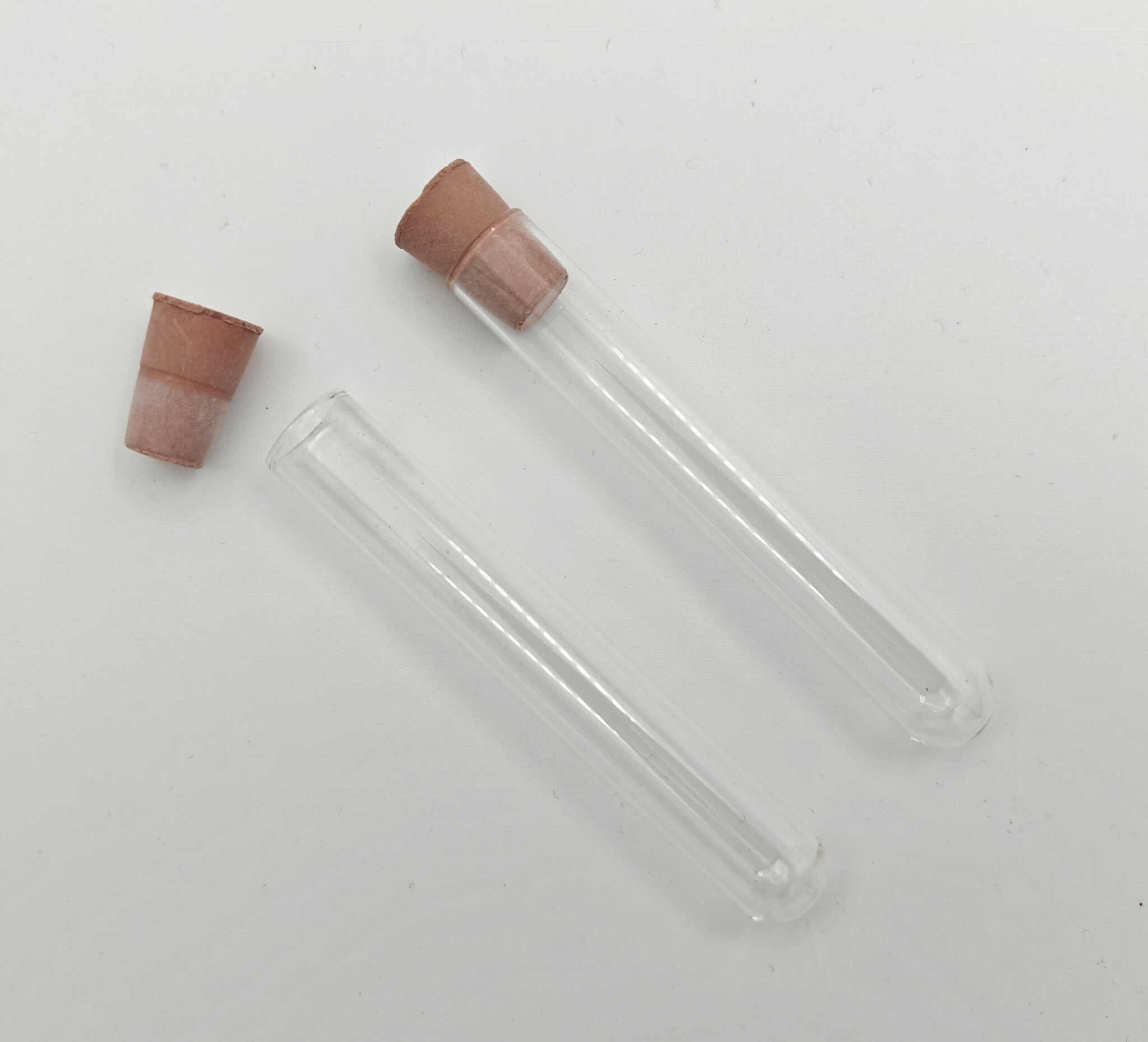 Glazen reageerbuis glas met rubberen stop