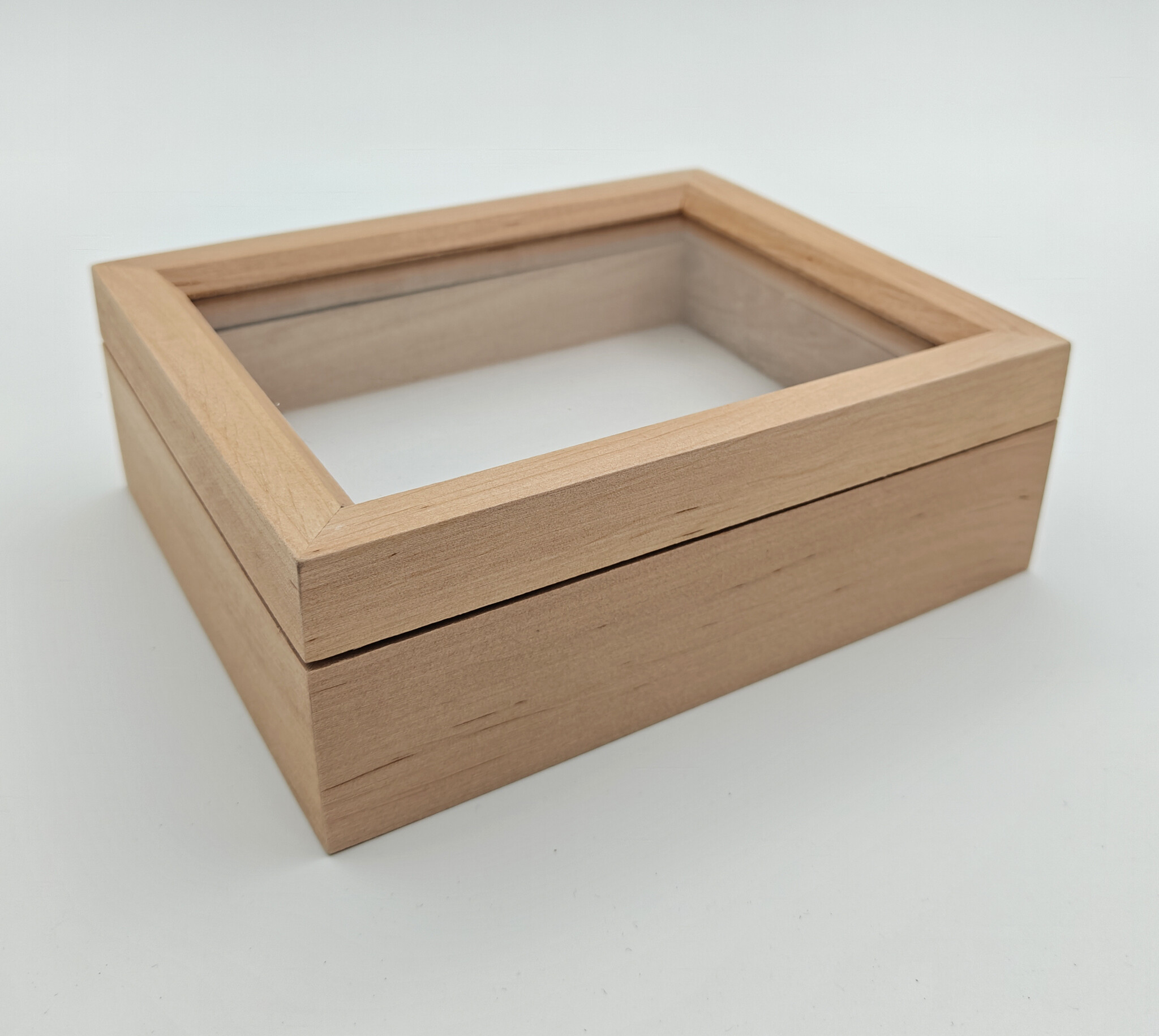 Wooden insect box with glass lid 15 x 18 x 6 cm