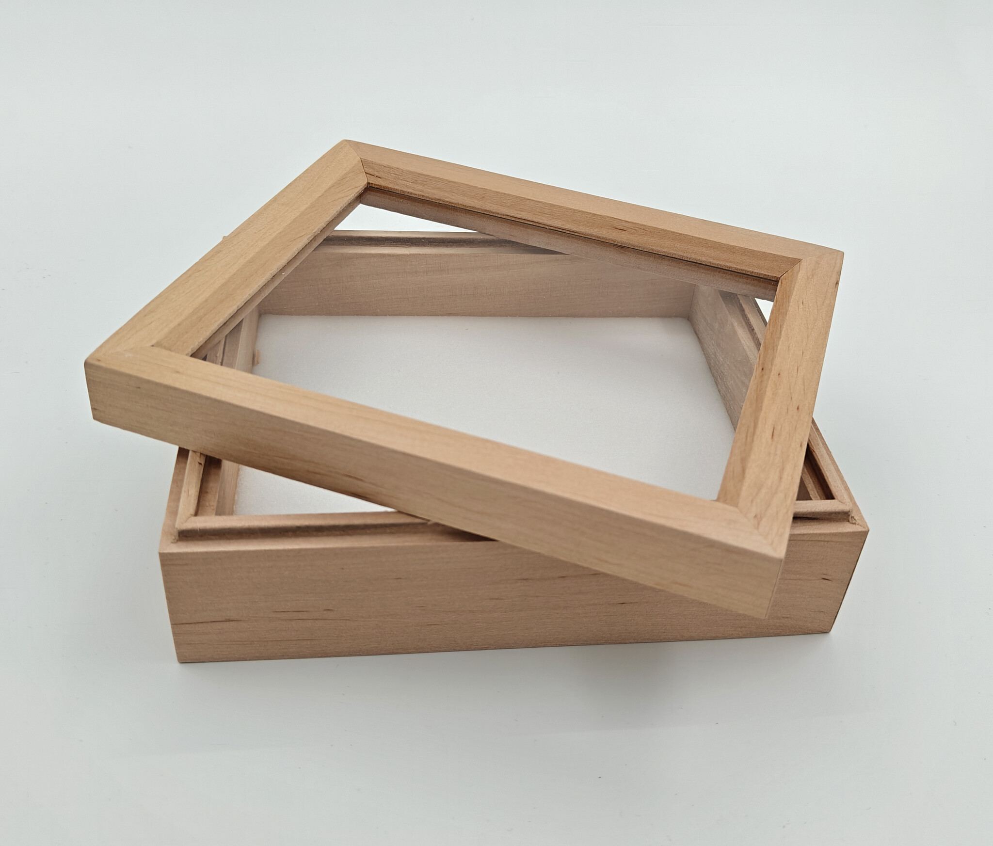 Wooden insect box with glass lid 15 x 18 x 6 cm