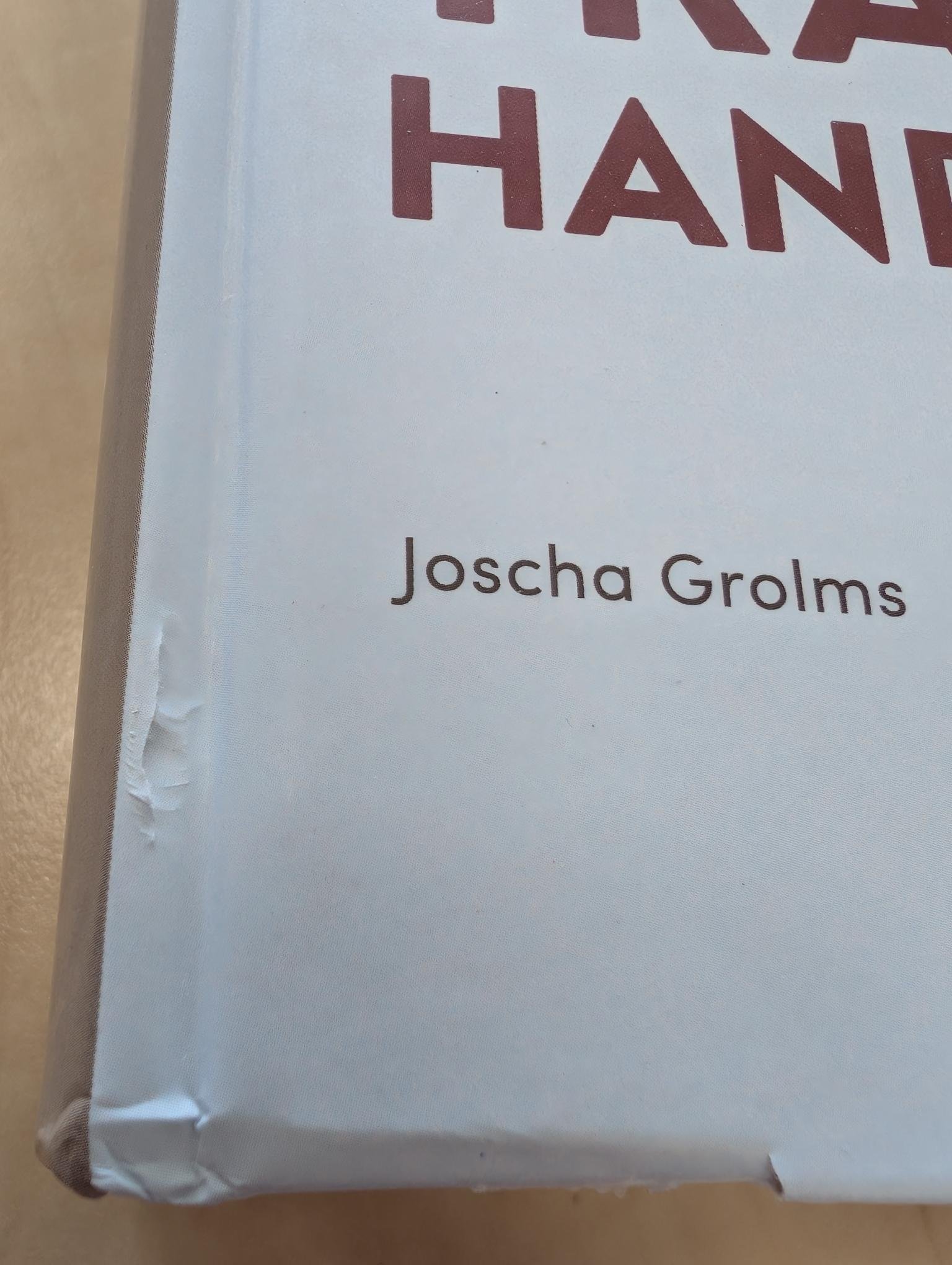 Beschadigd exemplaar - The European Animal Tracks Handbook