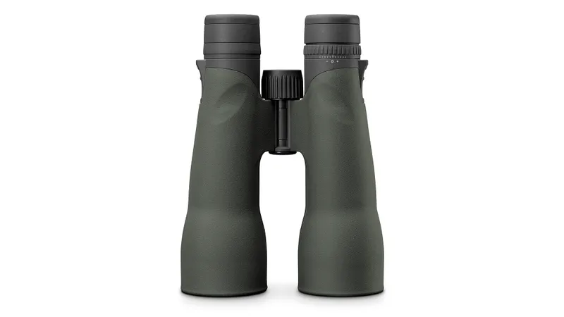 Vortex Razor UHD 18x56 Binoculars  + Glasspak Pro 600