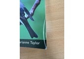 Beschadigd exemplaar – A Naturalist's Guide to Garden Birds of Britain and Ireland