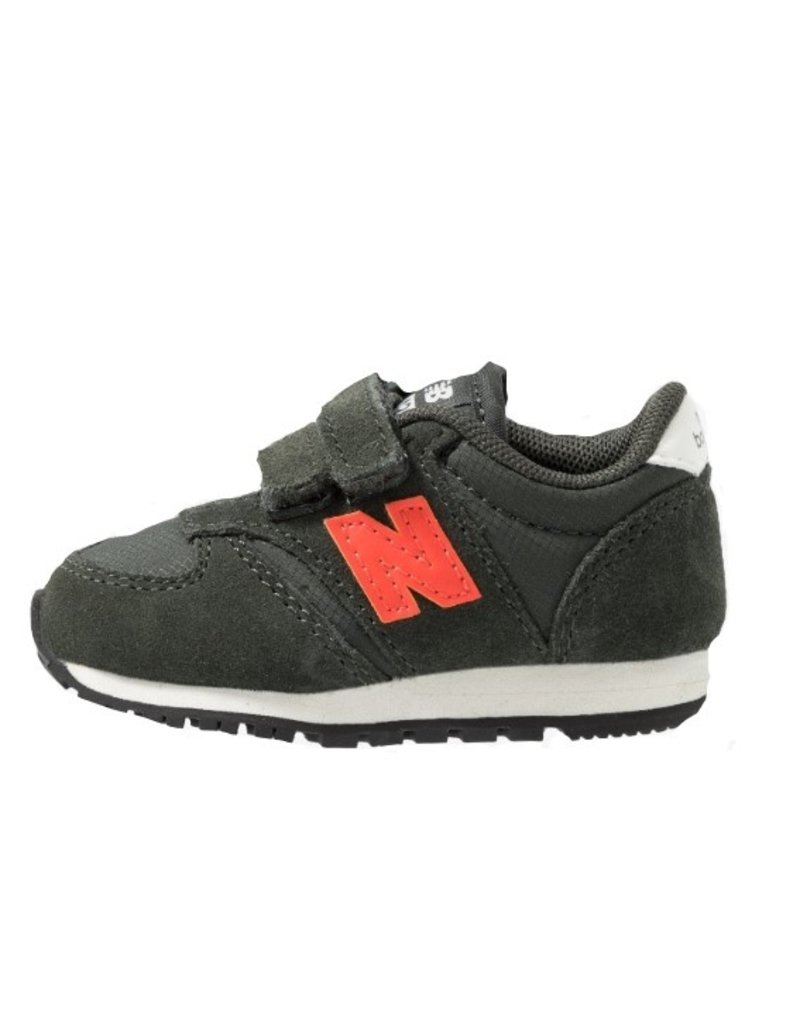new balance donkergroen
