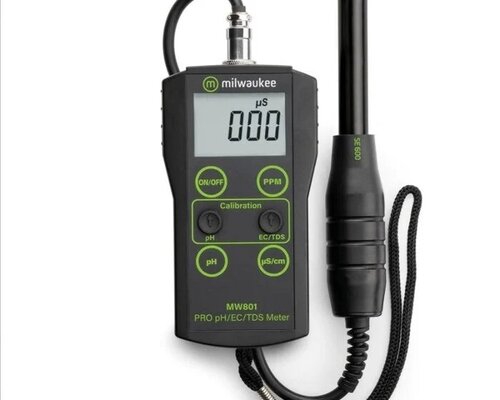 Het kiezen van de juiste watermeter: Pocket-tester of Draagbare meter?