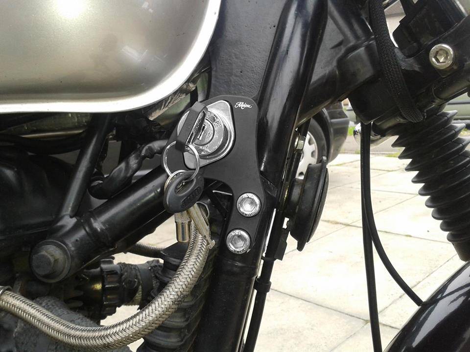 Reubicación del contactor en Triumph Twins