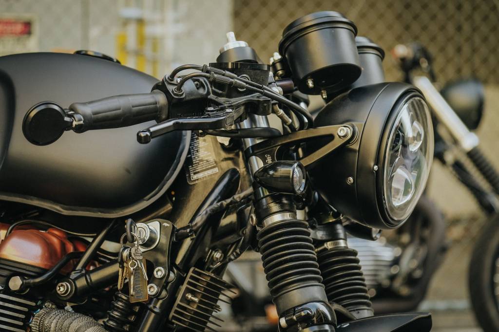 Reubicación del contactor en Triumph Twins