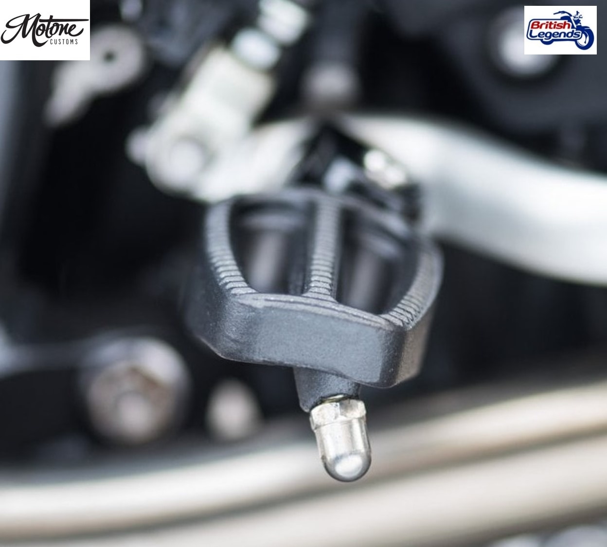 Repose-Pieds en Inox Coulé pour motos Triumph