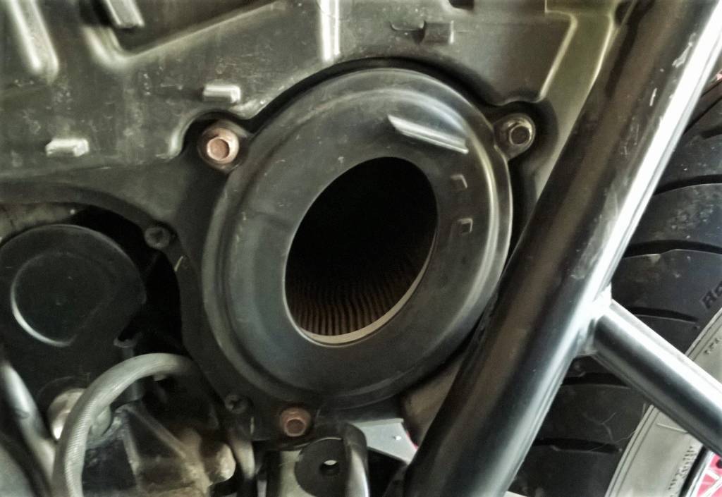 Admisión de Aire de "Alto-Rendimiento"