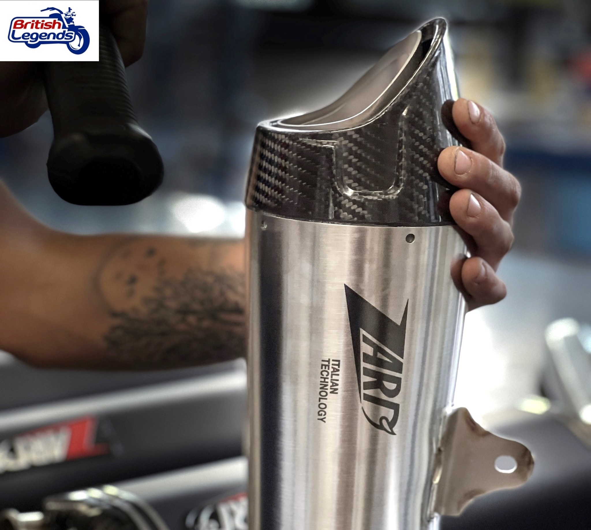 Linea y Silenciador de Titanio para Speed Triple 1200