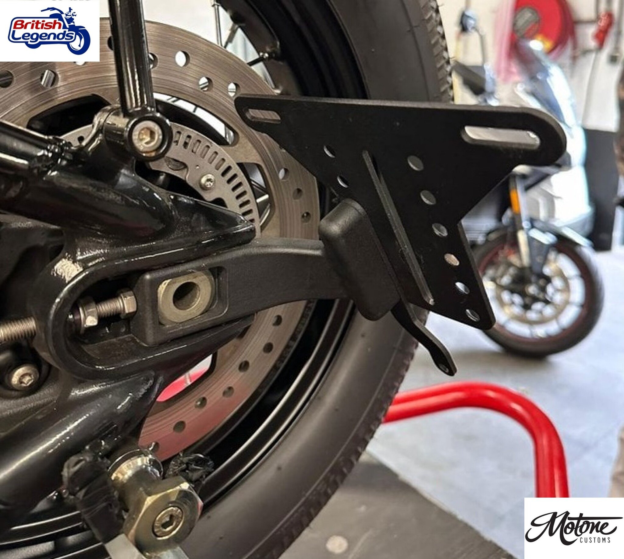 Kit de Porte-Plaque Latéral pour Triumph Bobber