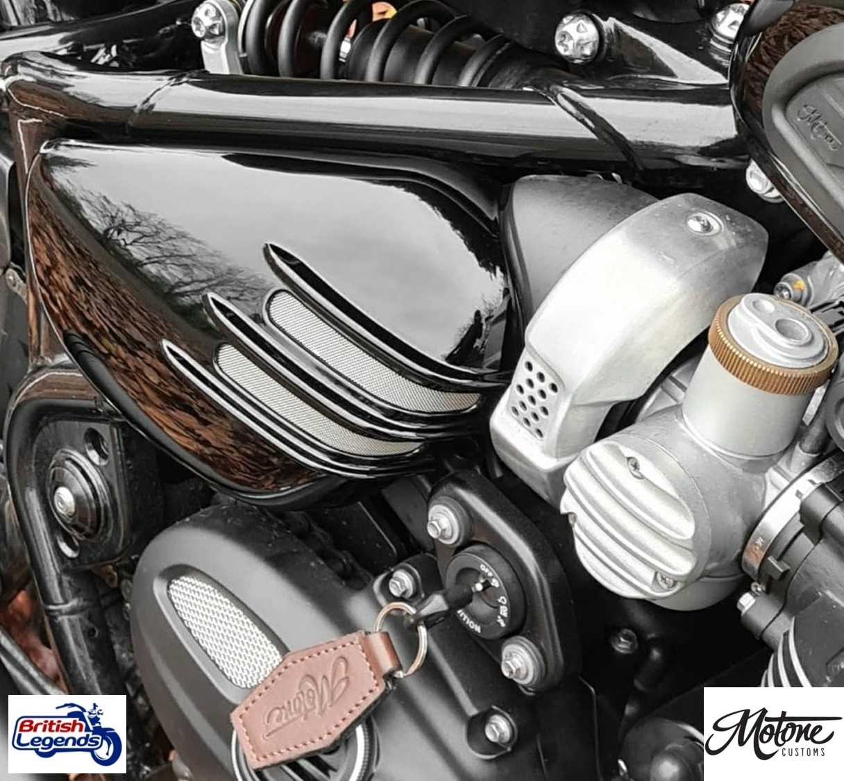 Caches Latéraux Ajourés "Flat-Track" Triumph Twins