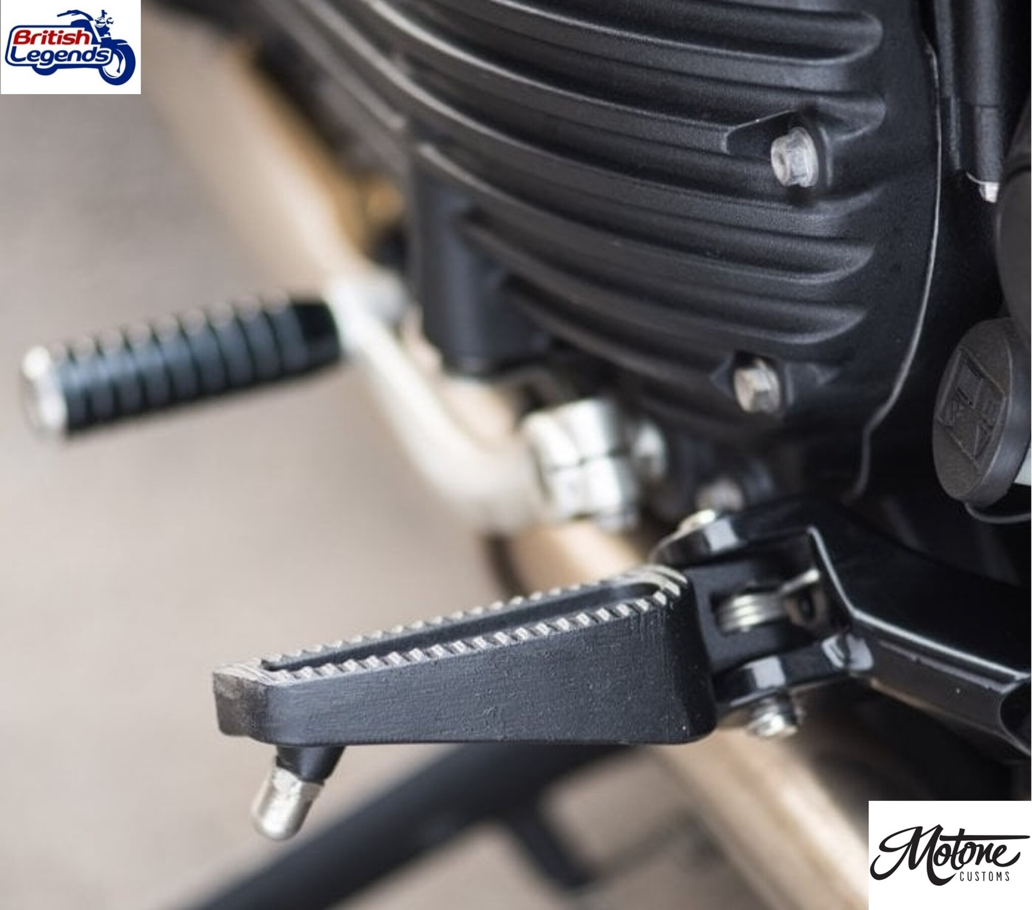 Repose-Pieds en Inox Coulé pour motos Triumph
