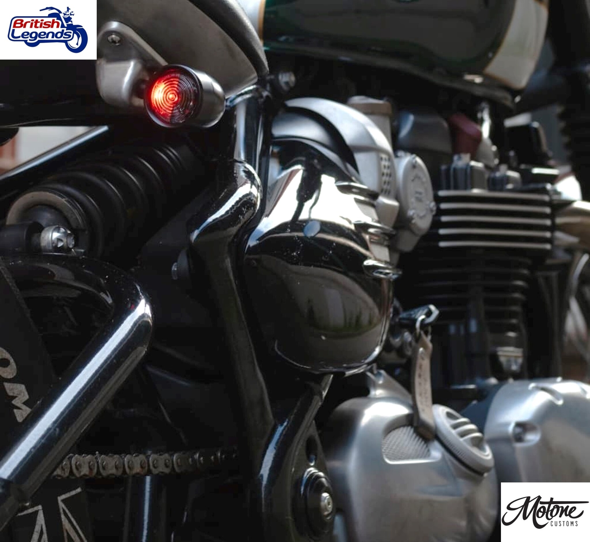 Caches Latéraux Ajourés "Flat-Track" Triumph Twins