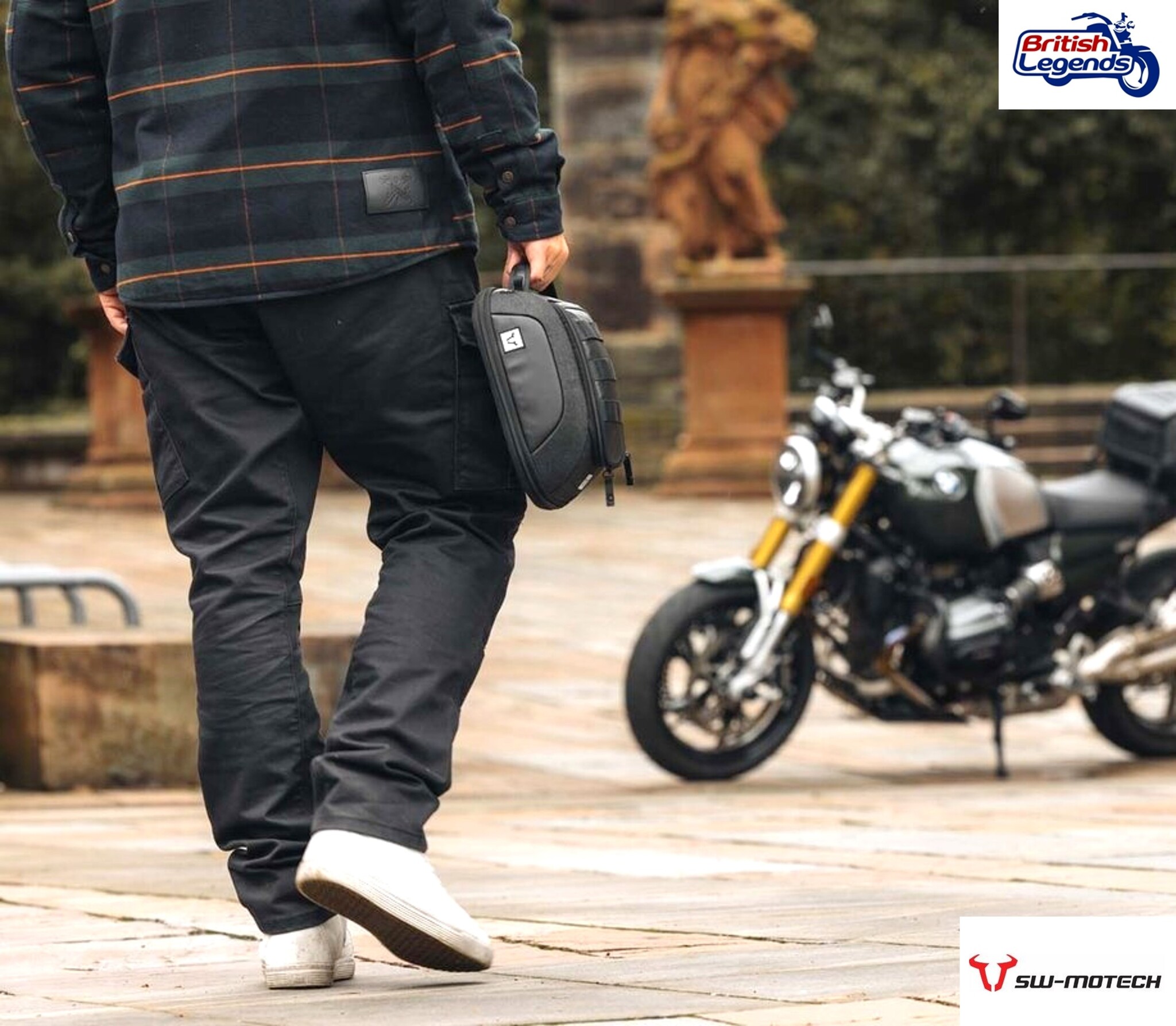 Motorcycle Tank Bag with Magnetic Fitting