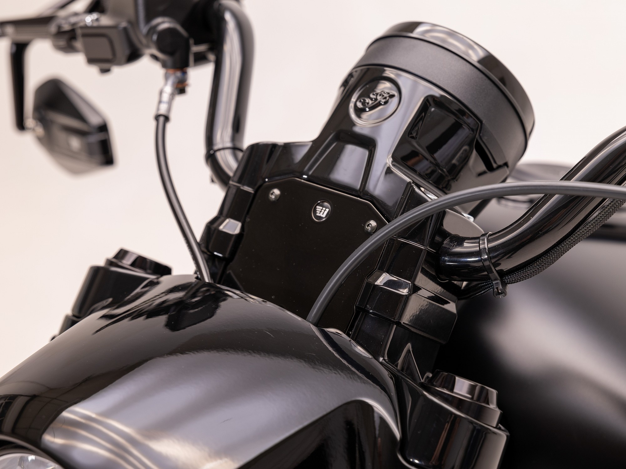 Handlebar Riser & Cable Cover for Indian Scout