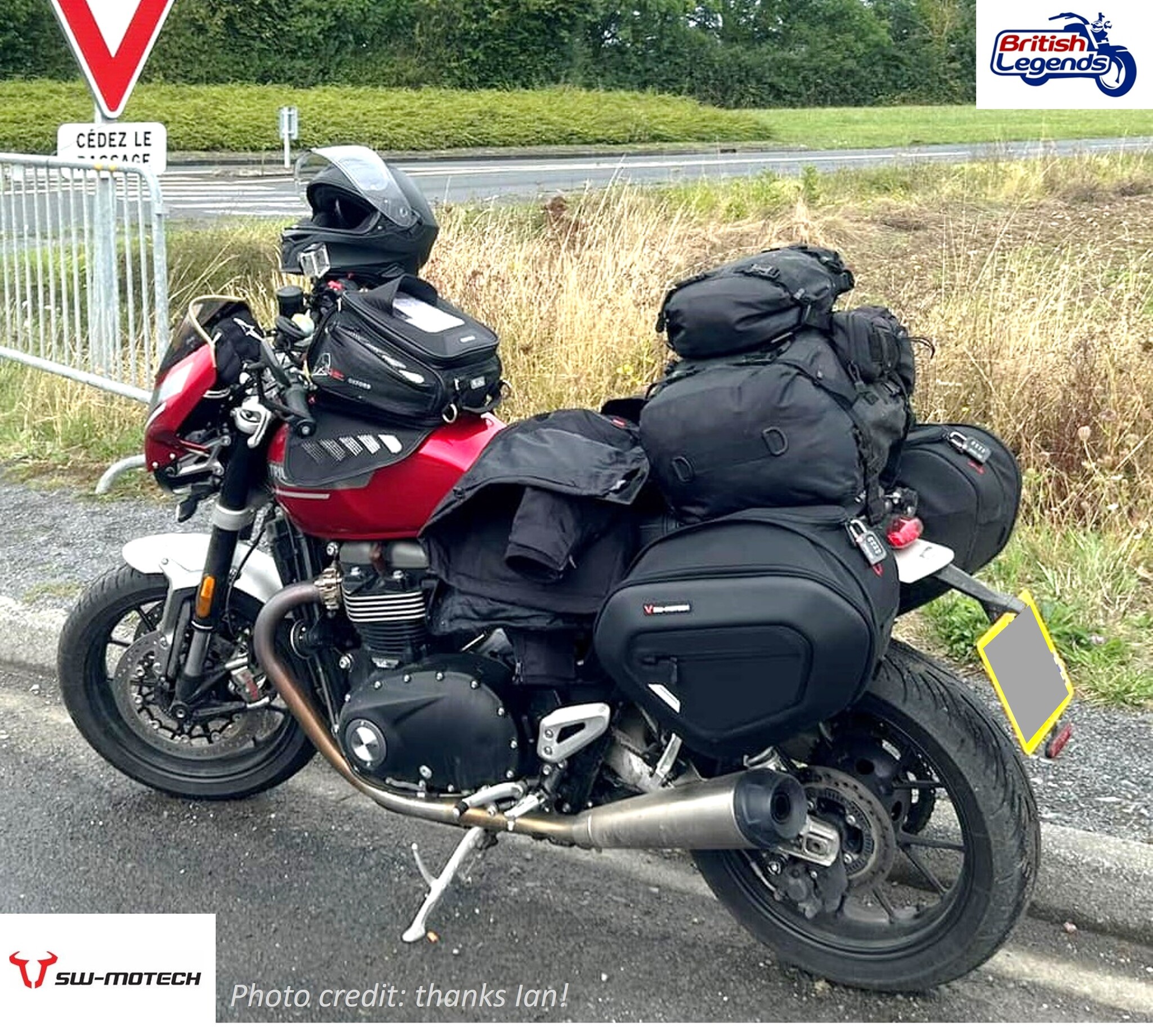 Pair of Sport Panniers for Triumph Twins