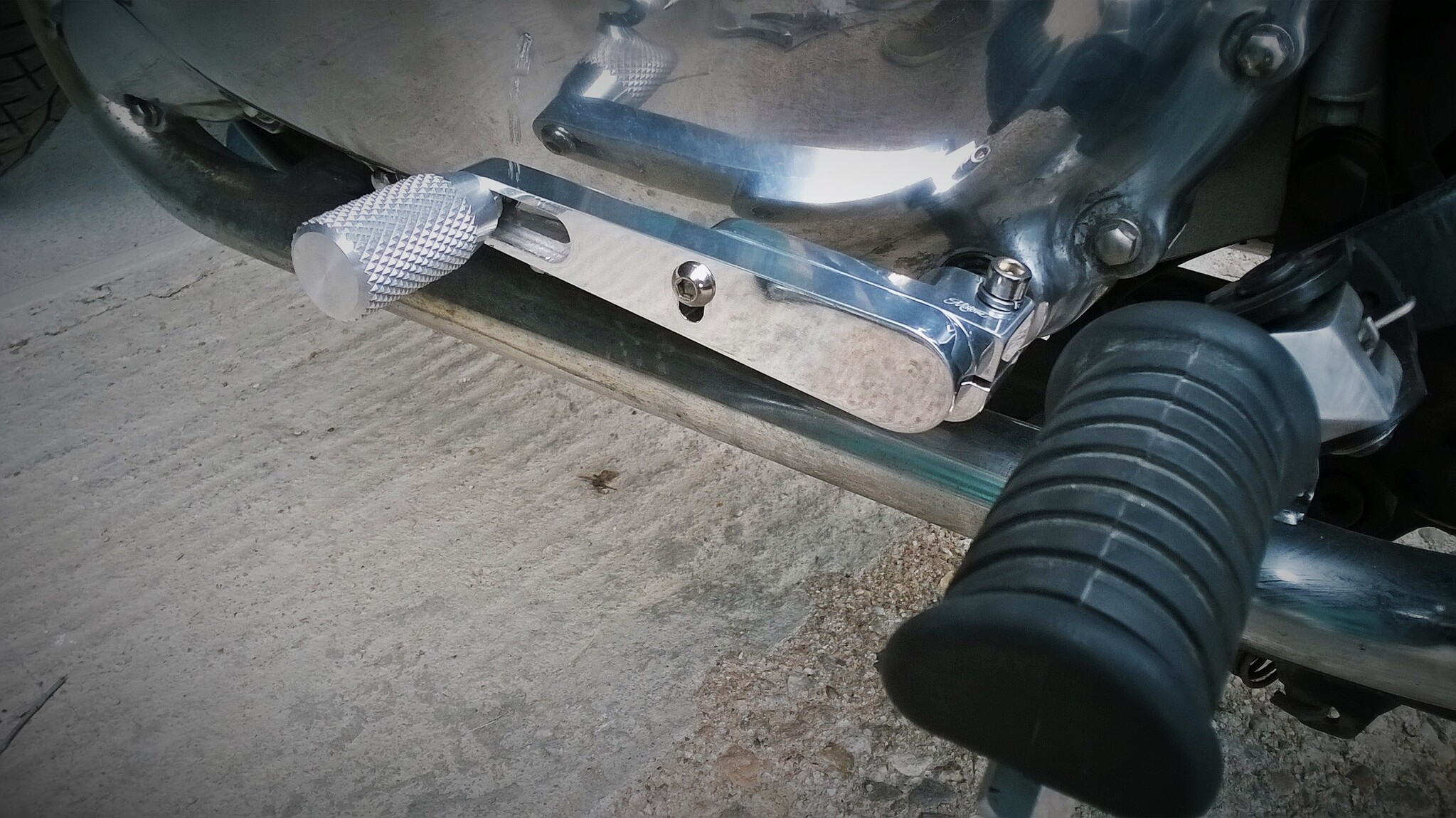 Adjustable Gear Lever for Triumph Twins (2001-2016)