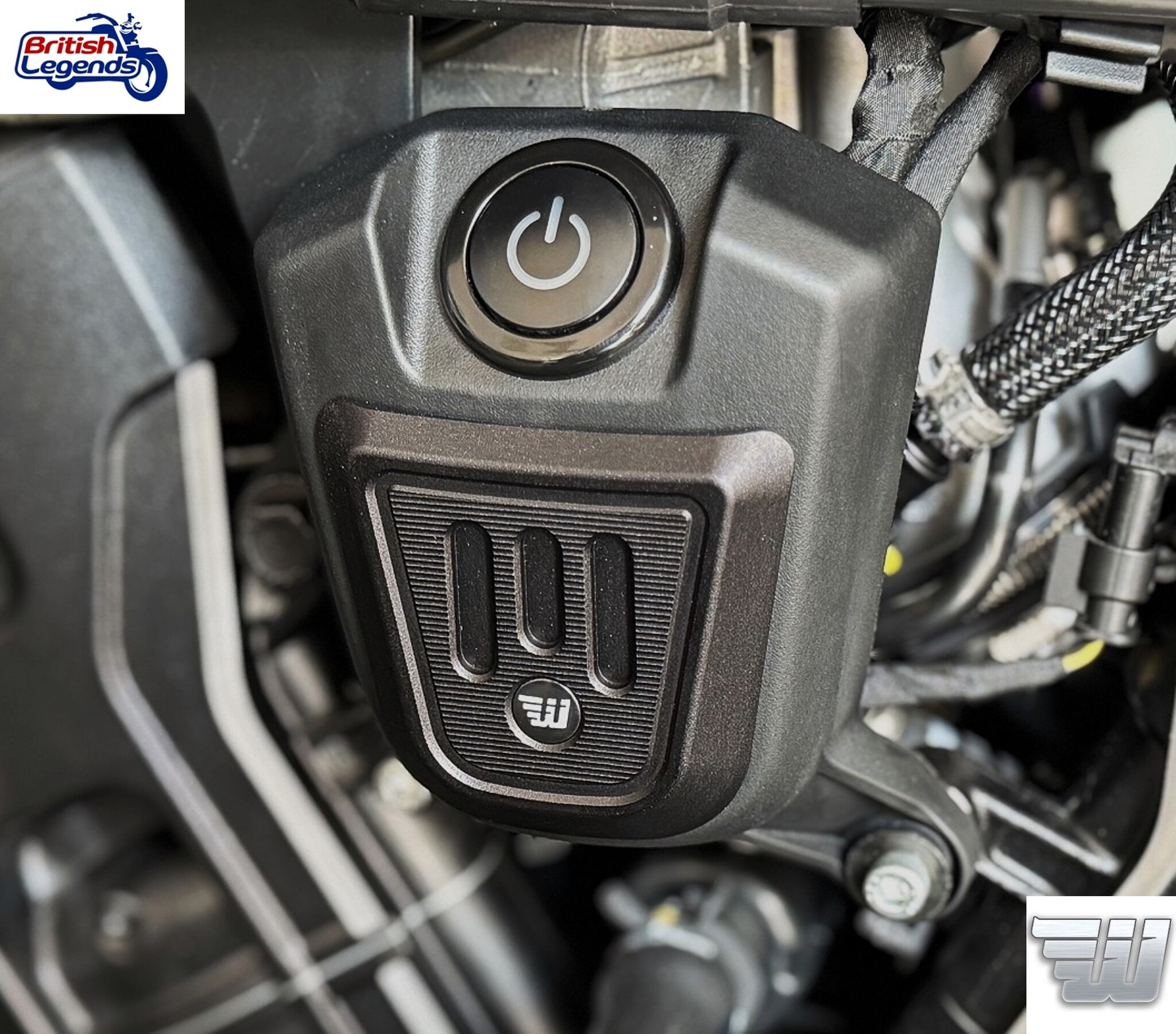 Beautifying Side Covers for Indian Scout 1250