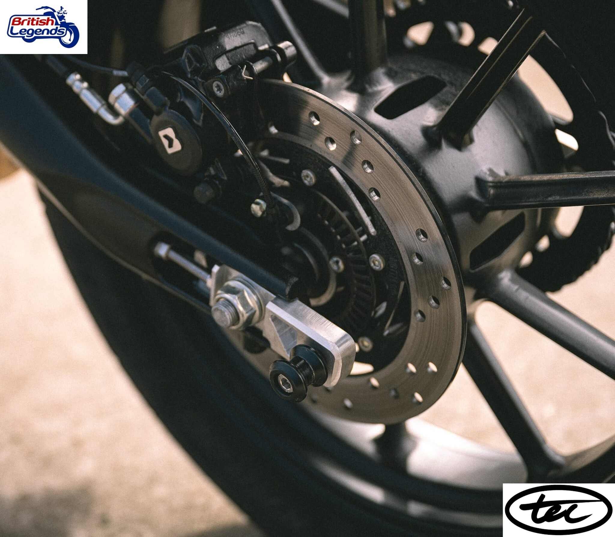 Bobbins + Mounting Kit for Triumph 400