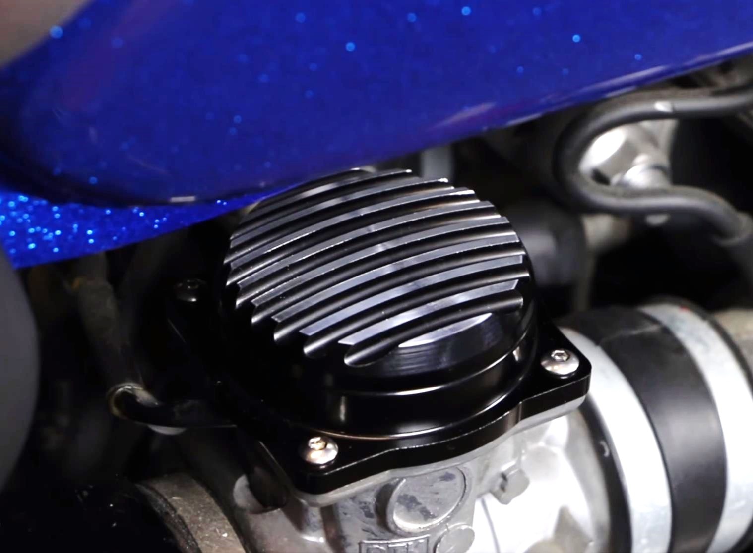 Finned EFI Carb Tops for Triumph Twins 2008-2016