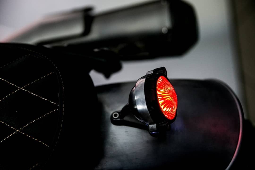 Feu AR Motone en Alu Massif, kit Plug&Play