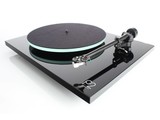 Rega P2 (Black)