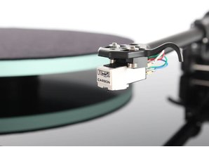 Rega Planar 2 Hi-fi turntable (Black)