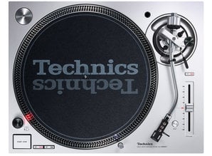 Technics SL-1200MK7 turntable