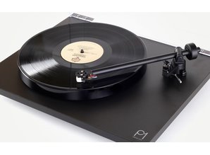 Black Rega Planar 1 Hi-fi turntable (B-stock)