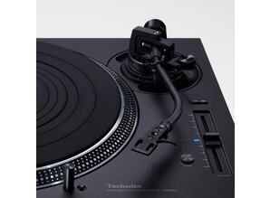 Technics SL-1210GR2 turntable