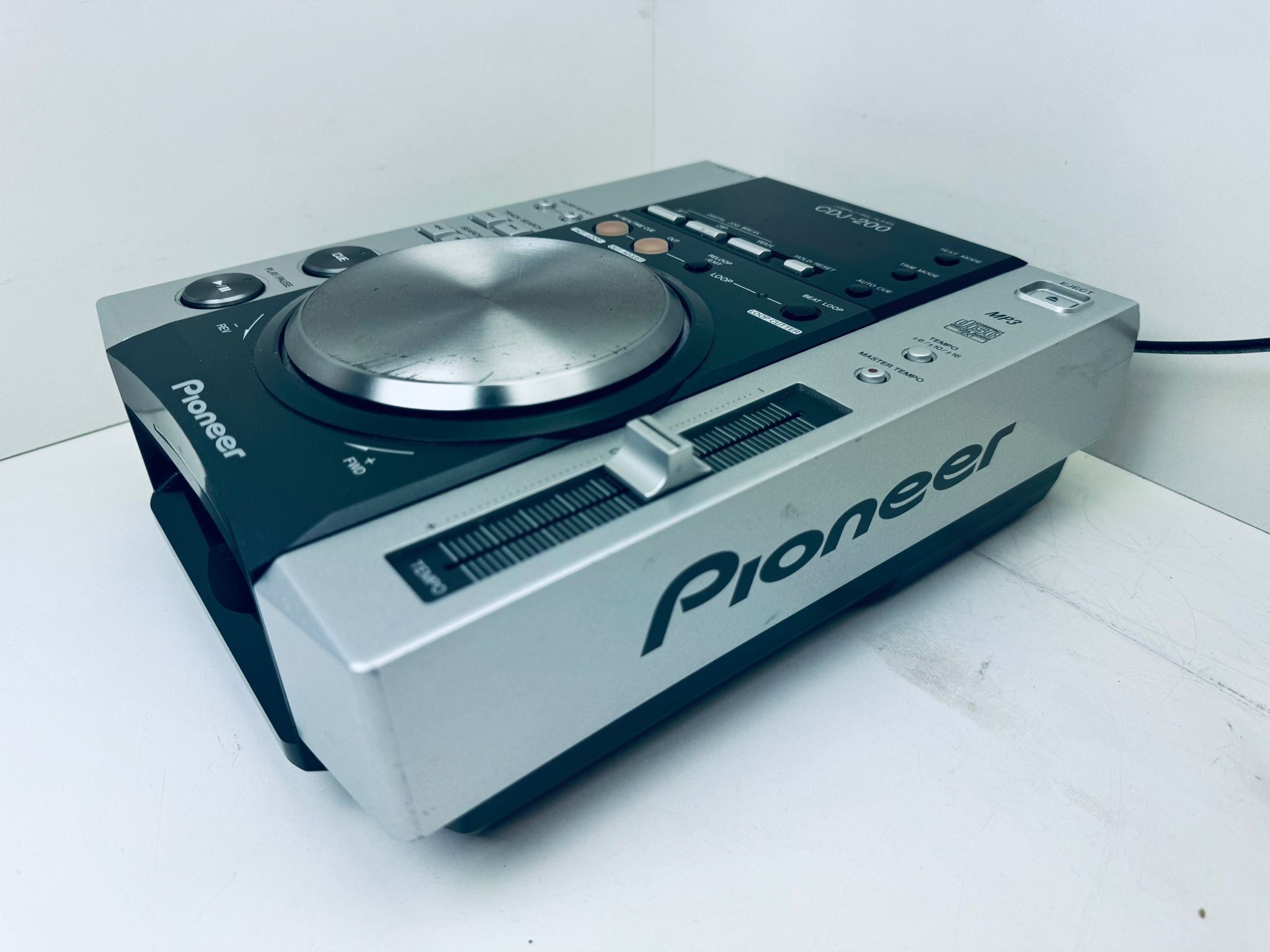Pioneer CDJ-200 MP3対応 パイオニア、MP3対応のDJ向けCDプレーヤー