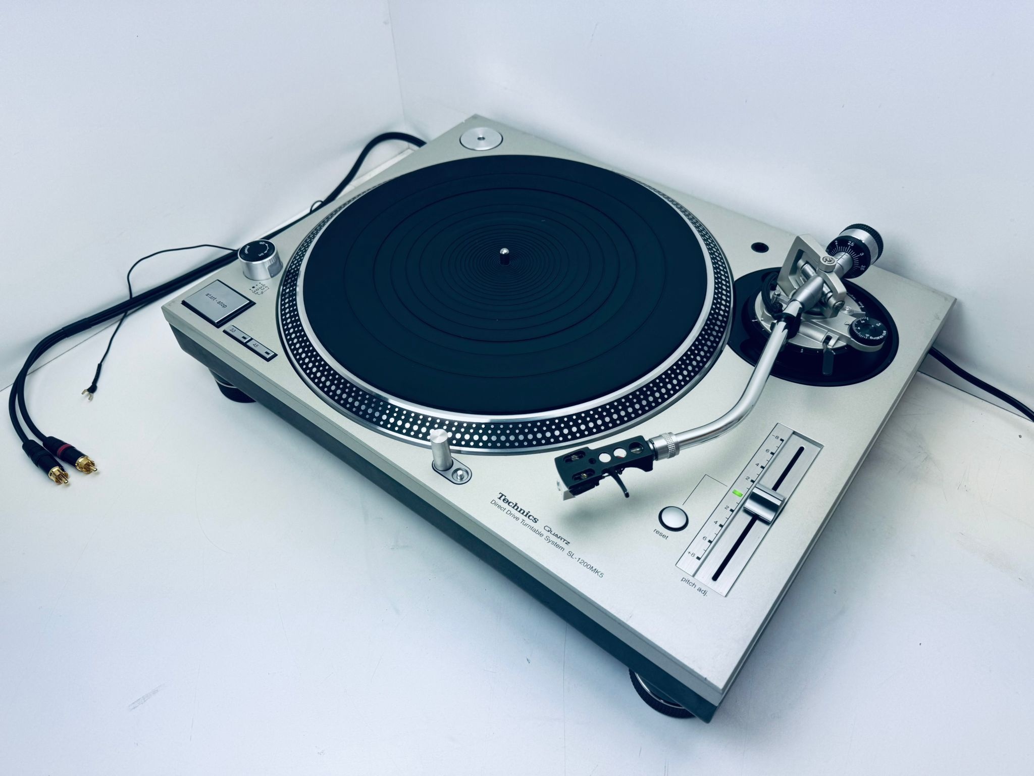 A Quick Review: Technics SL-1200 MK5 Turntable - DJ機材 A Quick Review: Technics SL-1200 MK5 Turntable - DJ機材