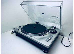 Technics SL 1200 MK2 Turntable