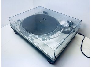Technics SL 1200 MK2 Turntable