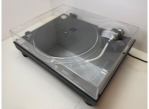 Technics SL 1210 MK2 turntable
