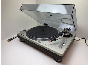 Technics SL 1200 MK2 Turntable